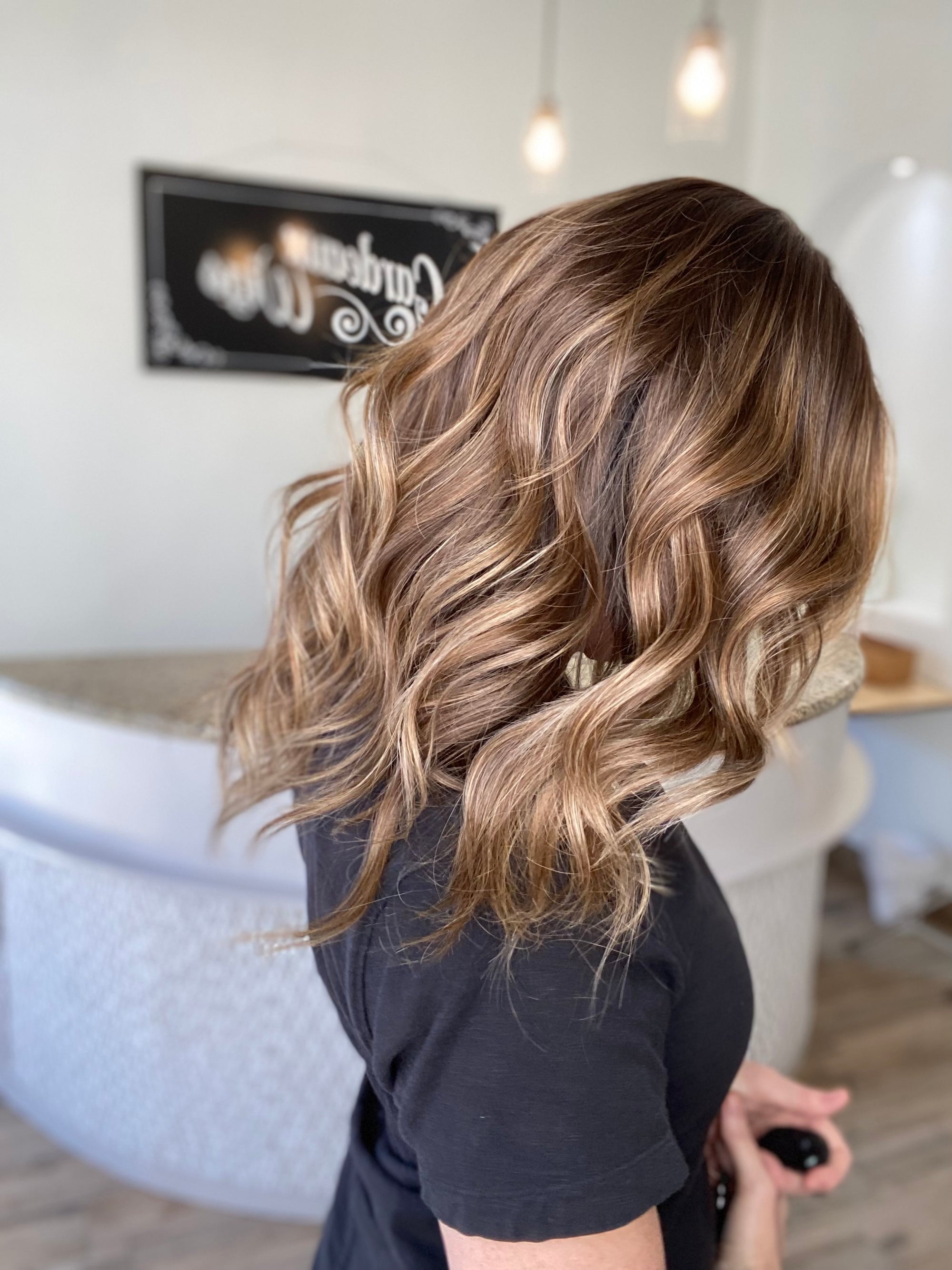 # 8572 GARDEAUX DELUXE HAND TIED MONO TOP WIG (MEDIUM CAP)