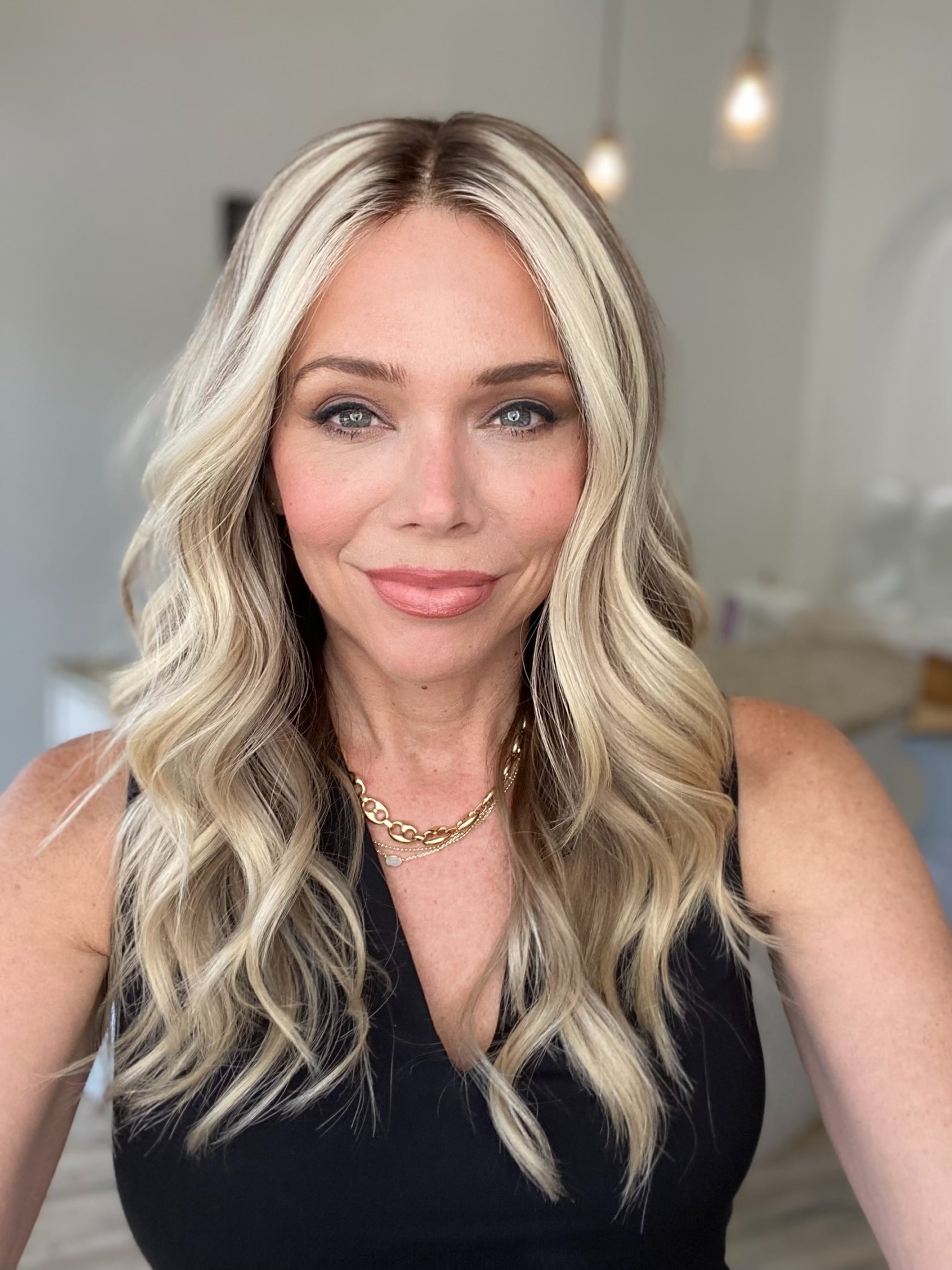 # 8486 GARDEAUX DELUXE HAND TIED MONO TOP WIG (SMALL CAP)