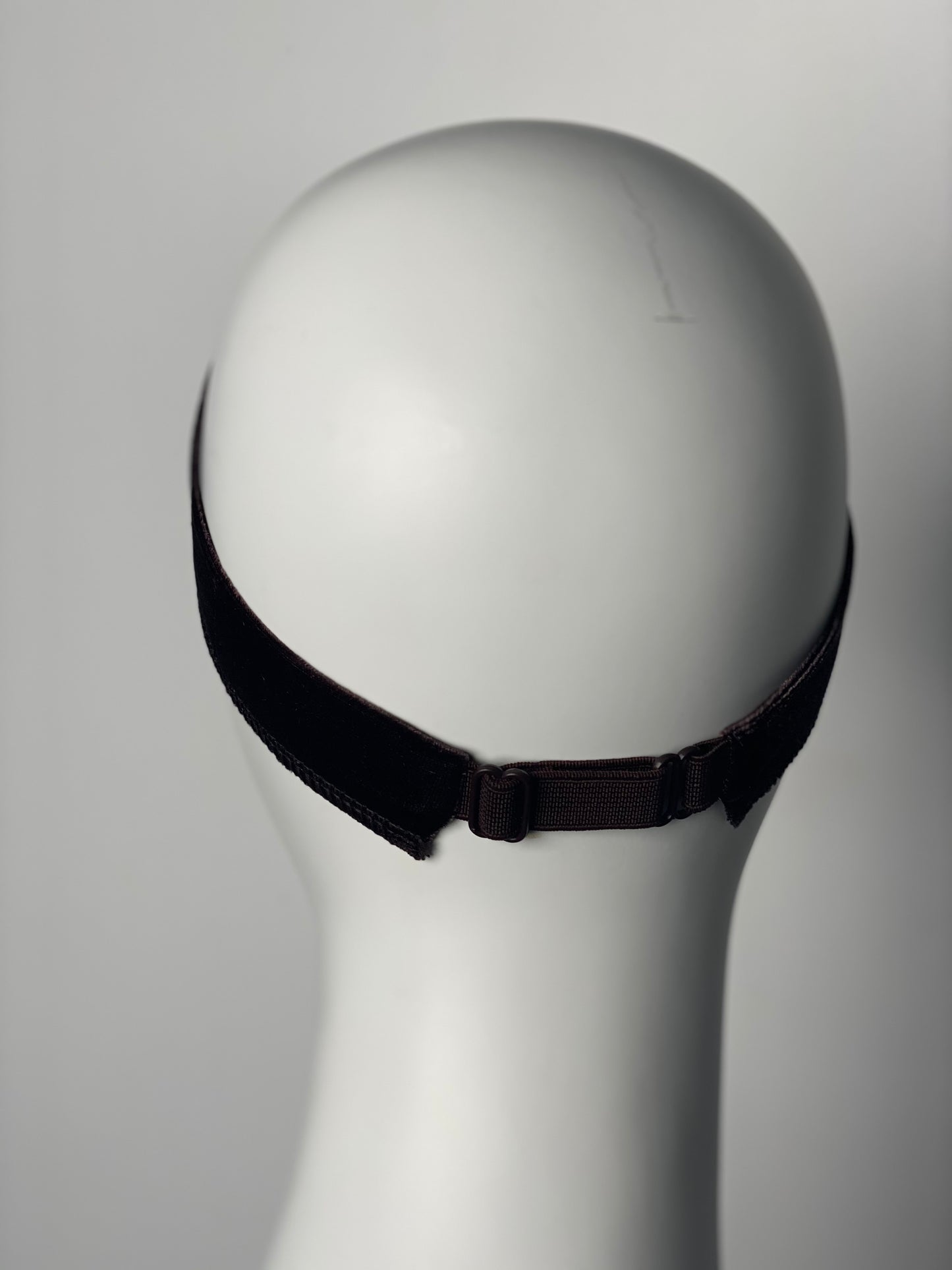 WIG GRIP WITH LACE SECTION AND ADJUSTABLE STRAP